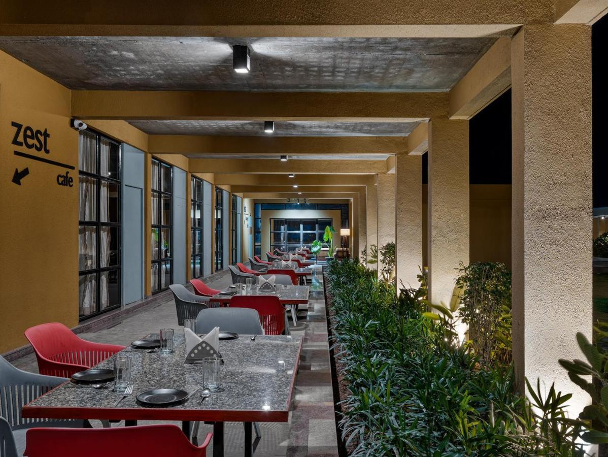 Hotel Mayur Express Sangamner Exterior photo