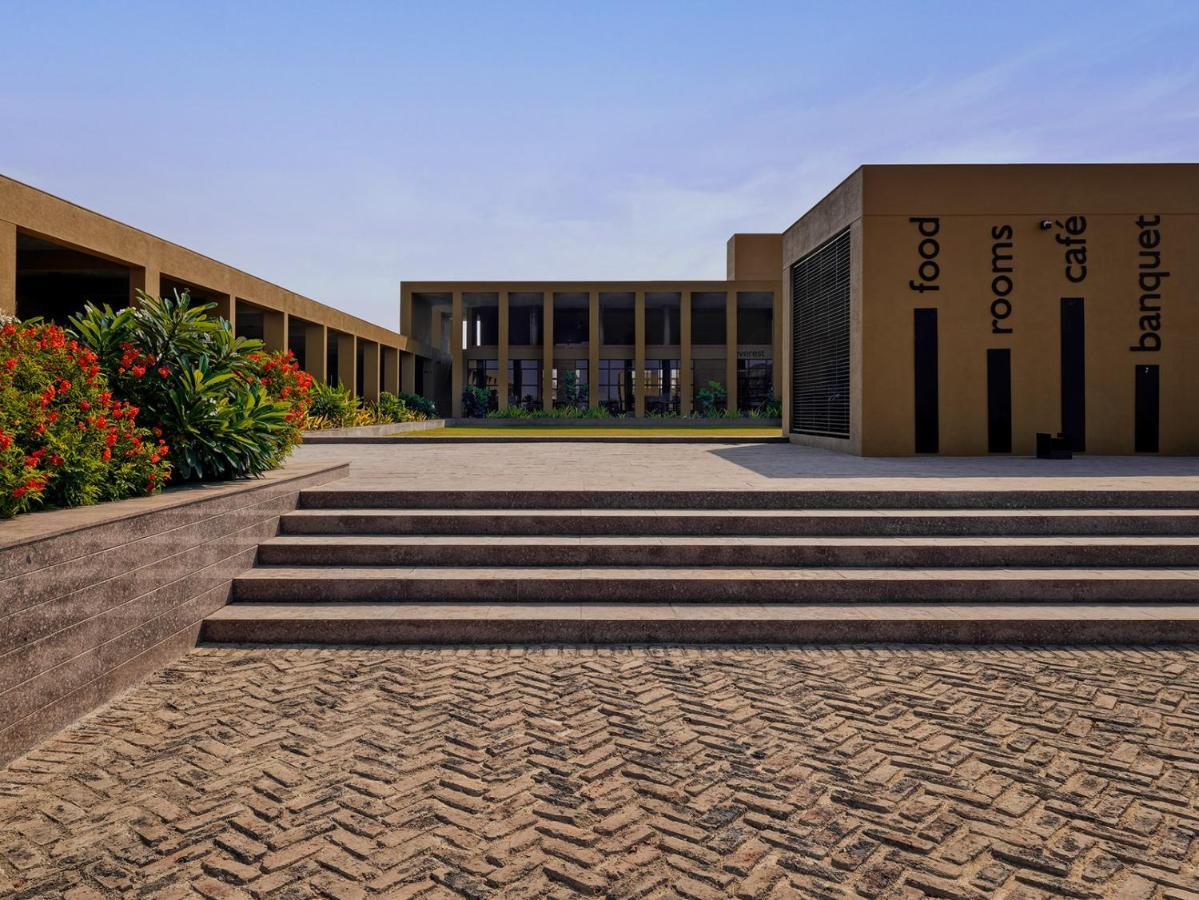 Hotel Mayur Express Sangamner Exterior photo
